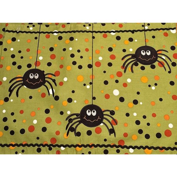 Halloween Dancing Spider Placemat Lot of 5 Green Polka Dot Spiders EUC - Picture 1 of 5